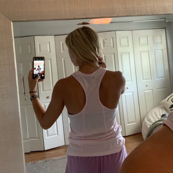 Nike exercise shirt - Picture 2 of 2